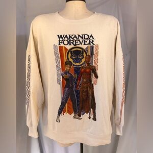Wakanda Forever Graphic Sweatshirt Women’s LG (Marvel Studios, 2022 Release)